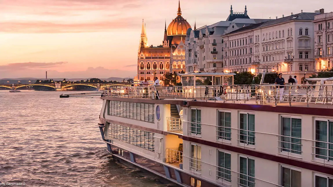 Barco Serende II por Danubio